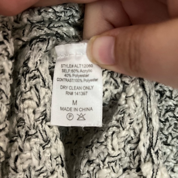 ASTR Marbled Oversized Knit Sweater with Cutout Balloon Sleeves - Picture 5 of 10